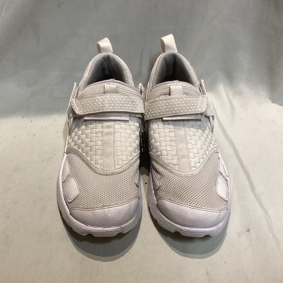 NIKE
JORDAN TRUNNER LX 'TRIPLE WHITE' 897992-100 - Picture 5 of 11